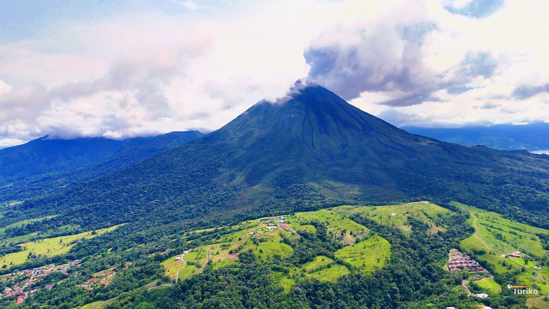 El volcán desde el aire